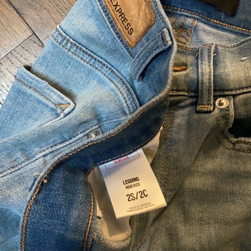 Women’s Express High Rise Jeans - Picture 5 of 6
